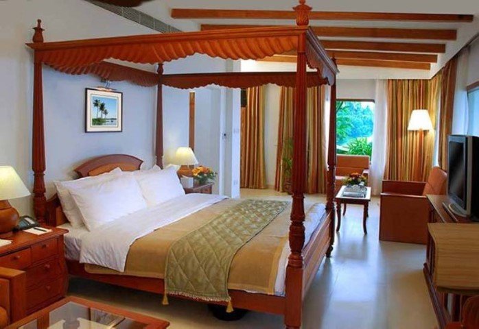 LEMON TREE VEMBANAD LAKE RESORT KERALA