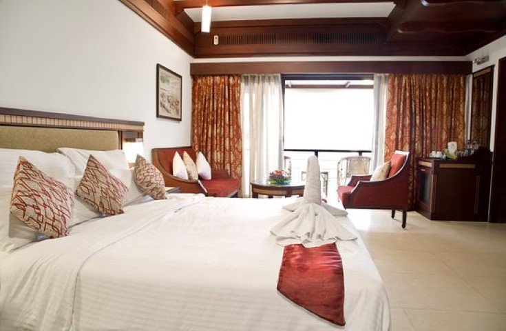Sterling Lake Palace Alleppey
