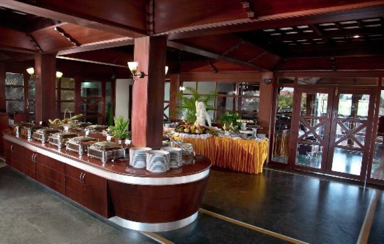 Sterling Lake Palace Alleppey
