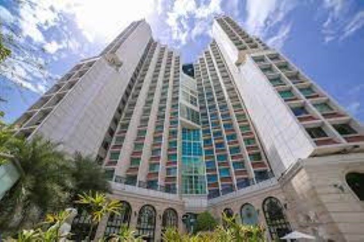 Hotel The Royal Plaza