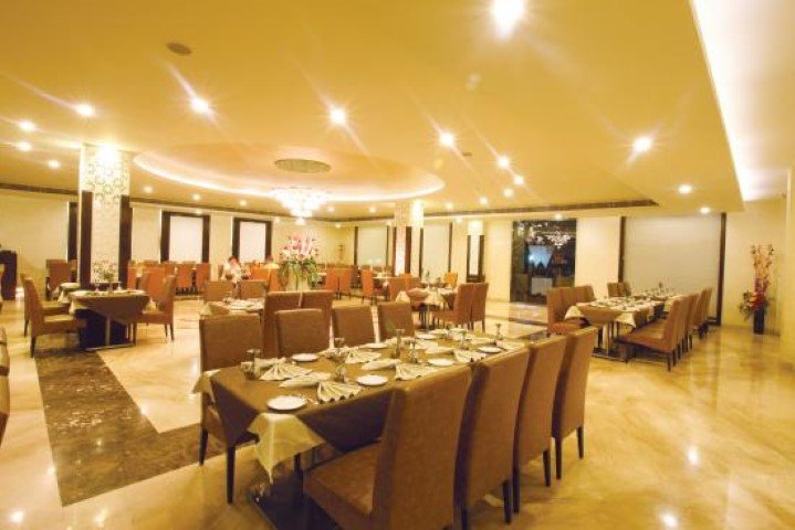 Wingston A Treehouse Hotel - Mathura